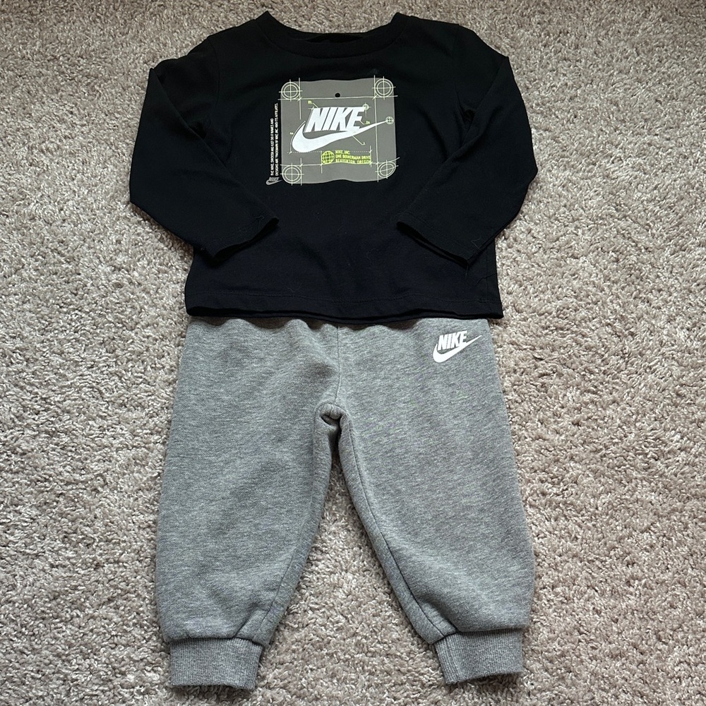 Nike Kids Black Top and Gray Joggers Set